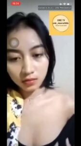 Bokep indo hd Ukhti Cantik Lepas Jilbab Remas Uting OME TV