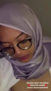 Bokep indo hd Ngewe jilbakacamata cantik